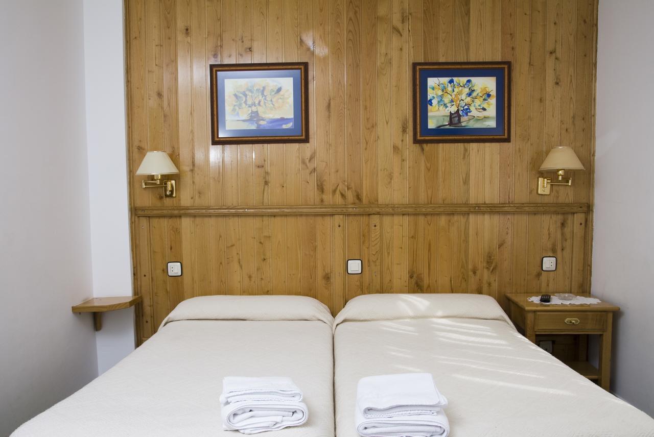 Hotel Restaurante Prado Boal エクステリア 写真